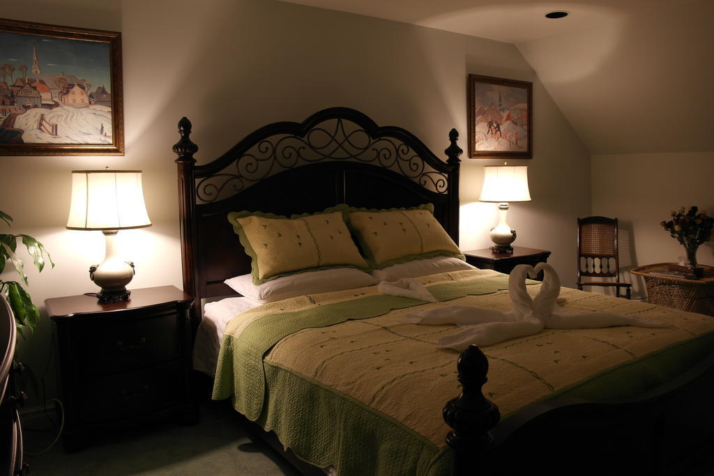 Rose Garden Bed And Breakfast Торонто Номер фото