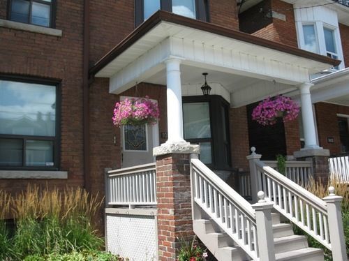Rose Garden Bed And Breakfast Торонто Экстерьер фото
